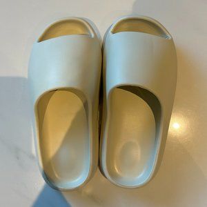 Cream Beige Foam Slippers